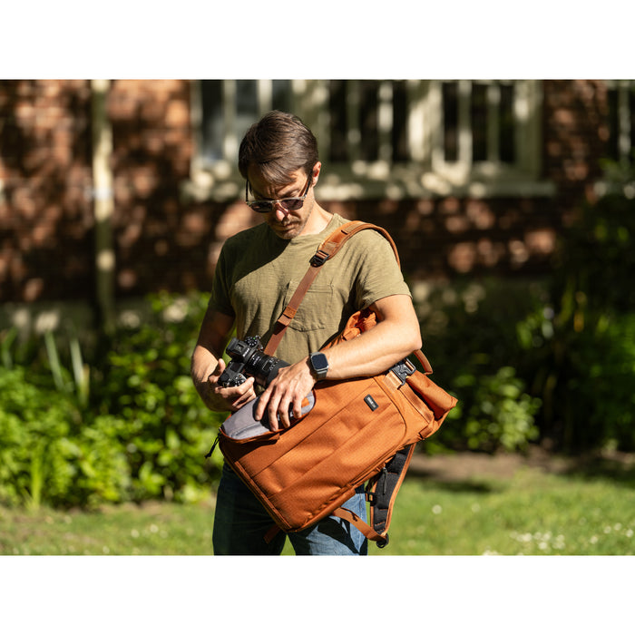 ThinkTANKphoto FocusPoint 22L Urban Rust フォーカスポイント 22L(アーバンラスト)