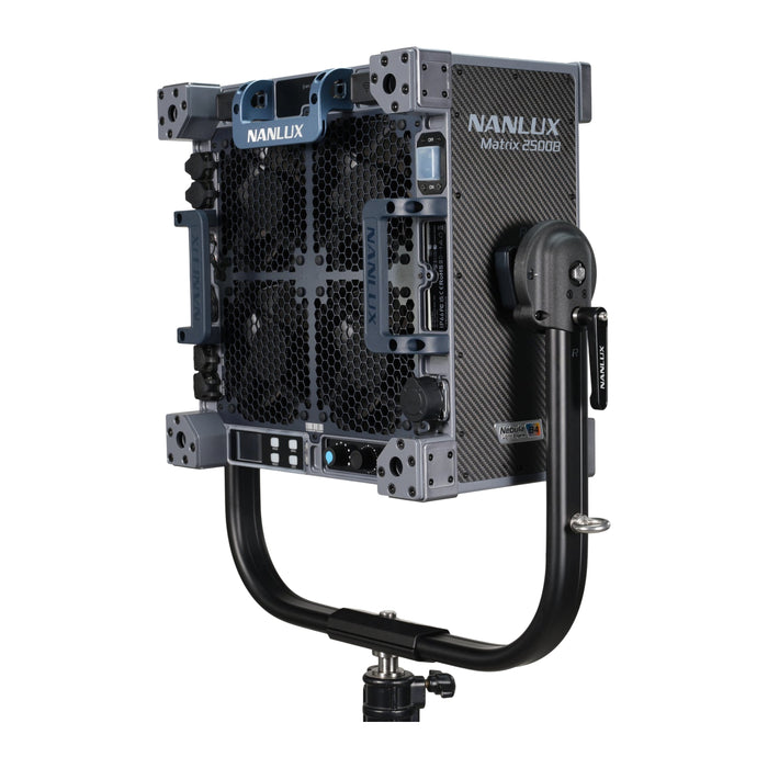 NANLUX Matrix 2500B KIT Matrix 2500B スポットライト 2500W バイカラー 電動フレネルレンズ付属 フライトケースキット