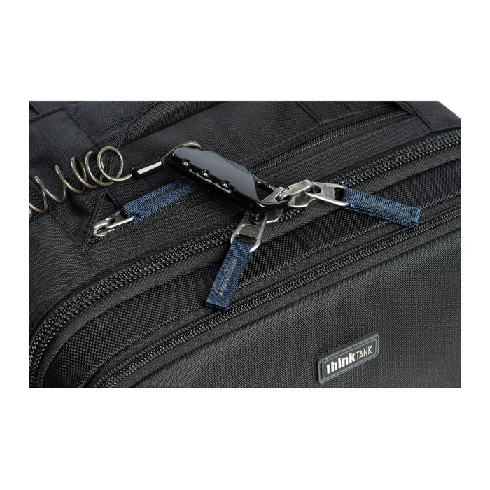 ThinkTANKphoto エアポート エッセンシャルズ 26L ブラックAirport Essentials 26L Black