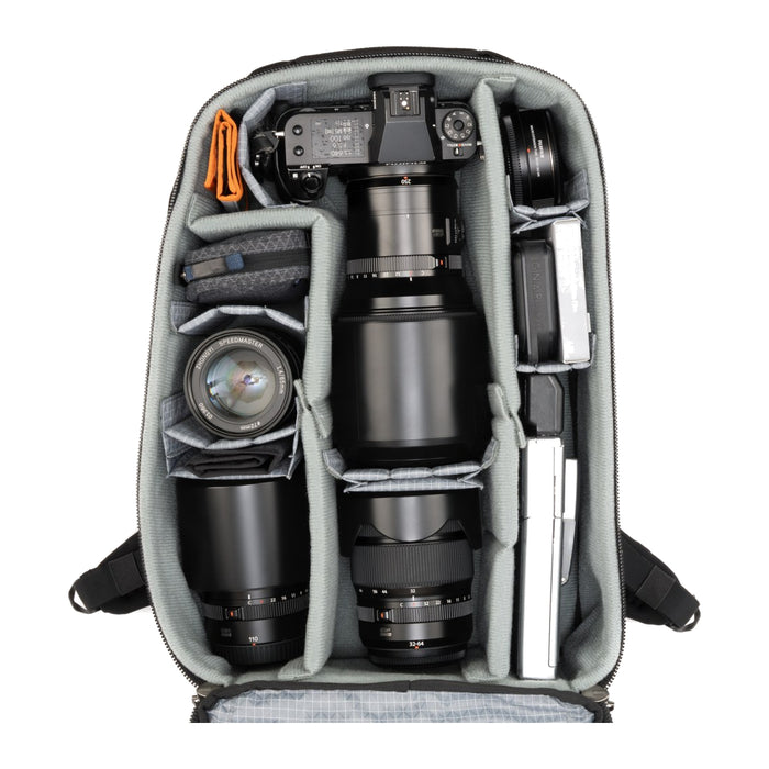 ThinkTANKphoto エアポート エッセンシャルズ 26L ブラックAirport Essentials 26L Black