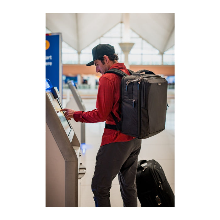 ThinkTANKphoto エアポート コミューター 31L ブラック Airport Commuter 31L Black