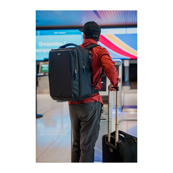 ThinkTANKphoto エアポート コミューター 31L ブラック Airport Commuter 31L Black
