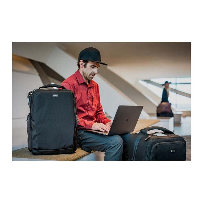 ThinkTANKphoto エアポート コミューター 31L ブラック Airport Commuter 31L Black