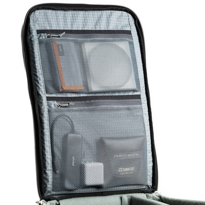ThinkTANKphoto エアポート エッセンシャルズ ローリング バックパック ブラック Airport Essentials Rolling Backpack Black