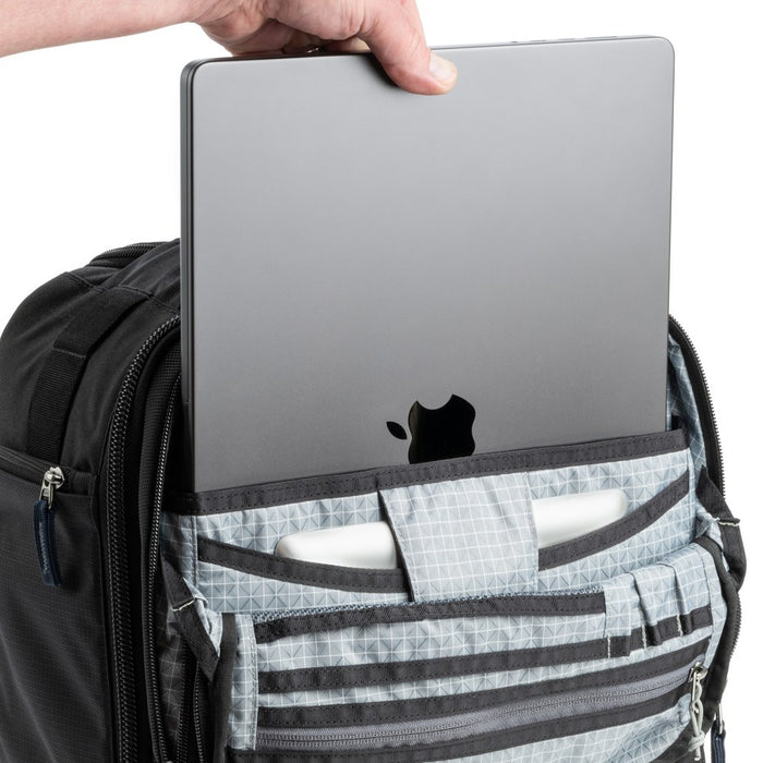 ThinkTANKphoto エアポート エッセンシャルズ ローリング バックパック ブラック Airport Essentials Rolling Backpack Black