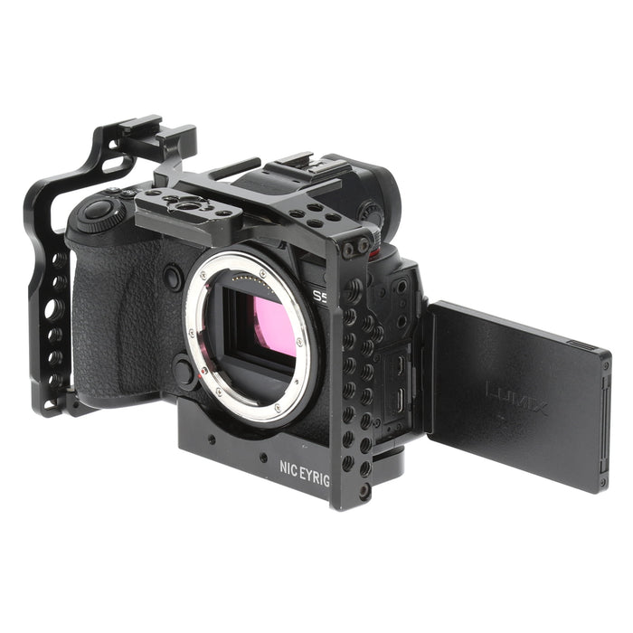 【中古品】Panasonic DC-S5-K デジタル一眼カメラ LUMIX S5(ボディのみ)