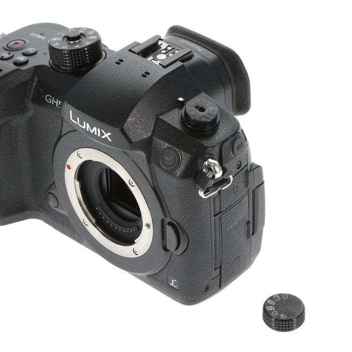 【中古品】Panasonic DC-GH5-K ミラーレス一眼カメラ GH5(ボディ)(ジャンク品)