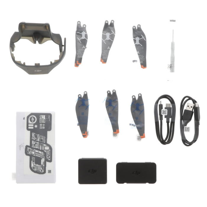 【中古品】DJI M14001 DJI Mini 4 Pro Fly MoreコンボPlus(DJI RC 2付属)[内蔵リモートID対応/事前登録無し]