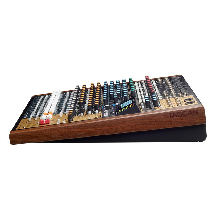 TASCAM MODEL 16 16 トラックレコーディングミキサー